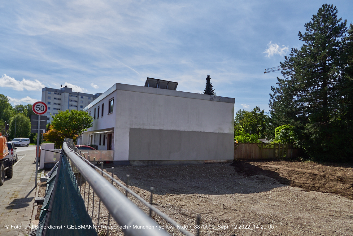 12.09.2022 - Baustelle an der Niederalmstraße 16 und Hugo-Lang-Bogen 13 in Neuperlach-Trudering